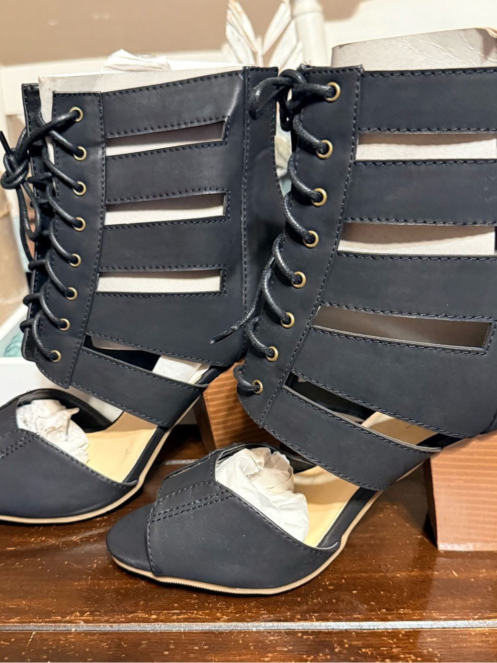 Adriana NWOT Women's Size 8.5 Black Lace-Up Strappy Heeled Sandals